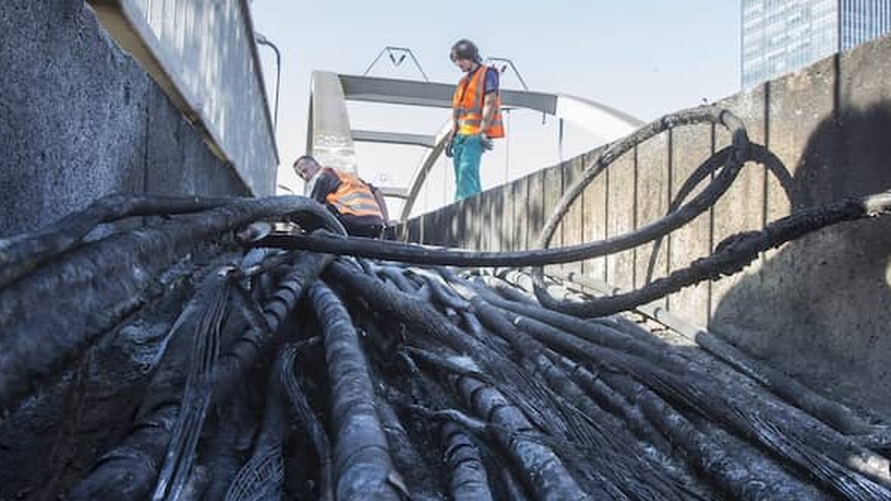 Belohnung für Hinweise zu Brandanschlag auf Kabelbrücke in Berlin