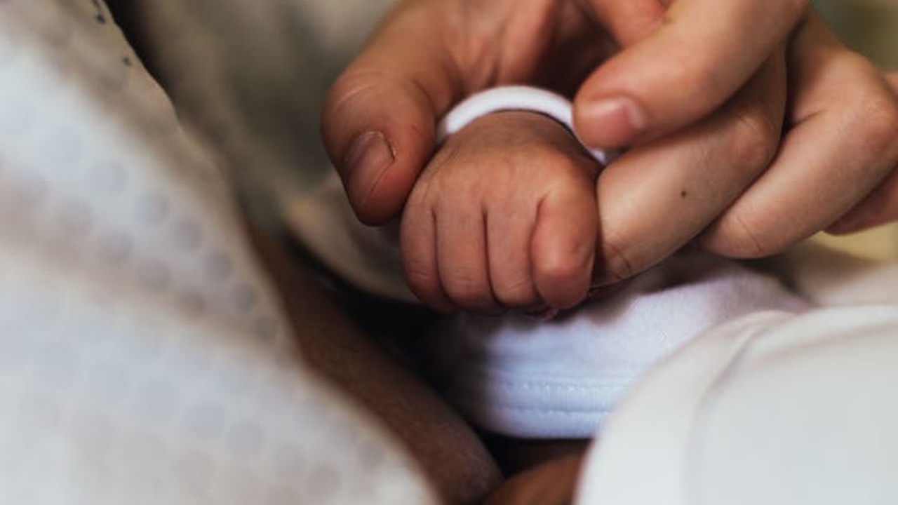 Tragödie um Tod von Neugeborenen wirft Fragen auf in Russland