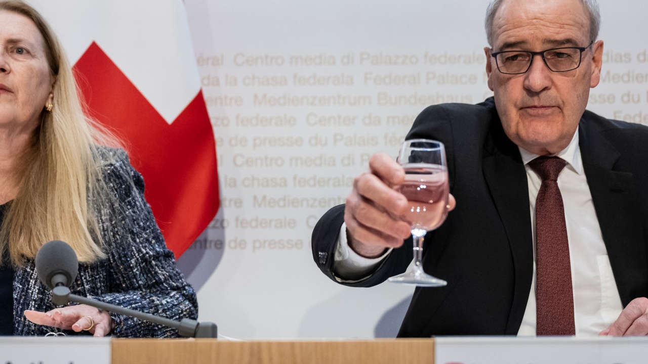 Trump droht Kanada mit 100-prozentigen Zölle im Falle eines Handelsdeals mit China