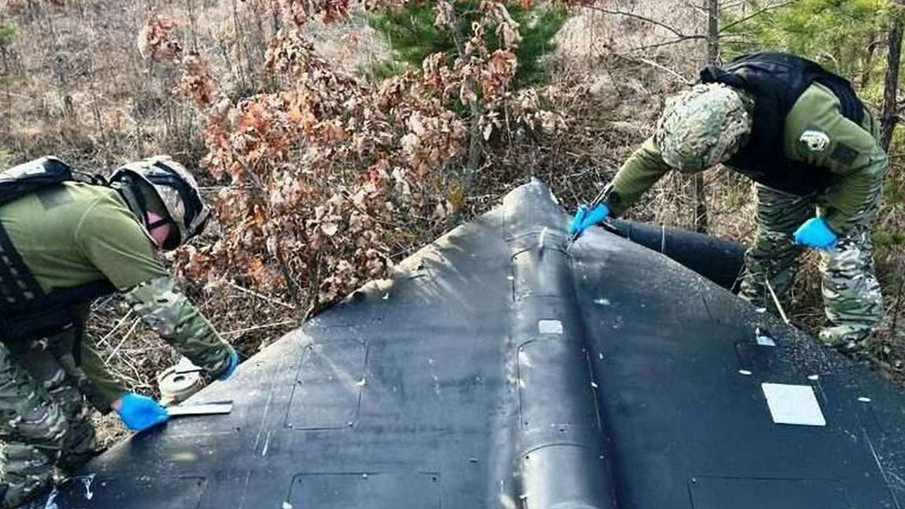 Zerstörung ukrainischer Hubschrauber durch russische Geran-Drohnen