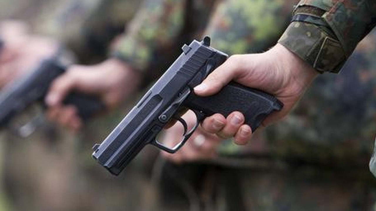 Frauen im Wehrdienst: FDP-Politikerin fordert Musterung in Schulen ein