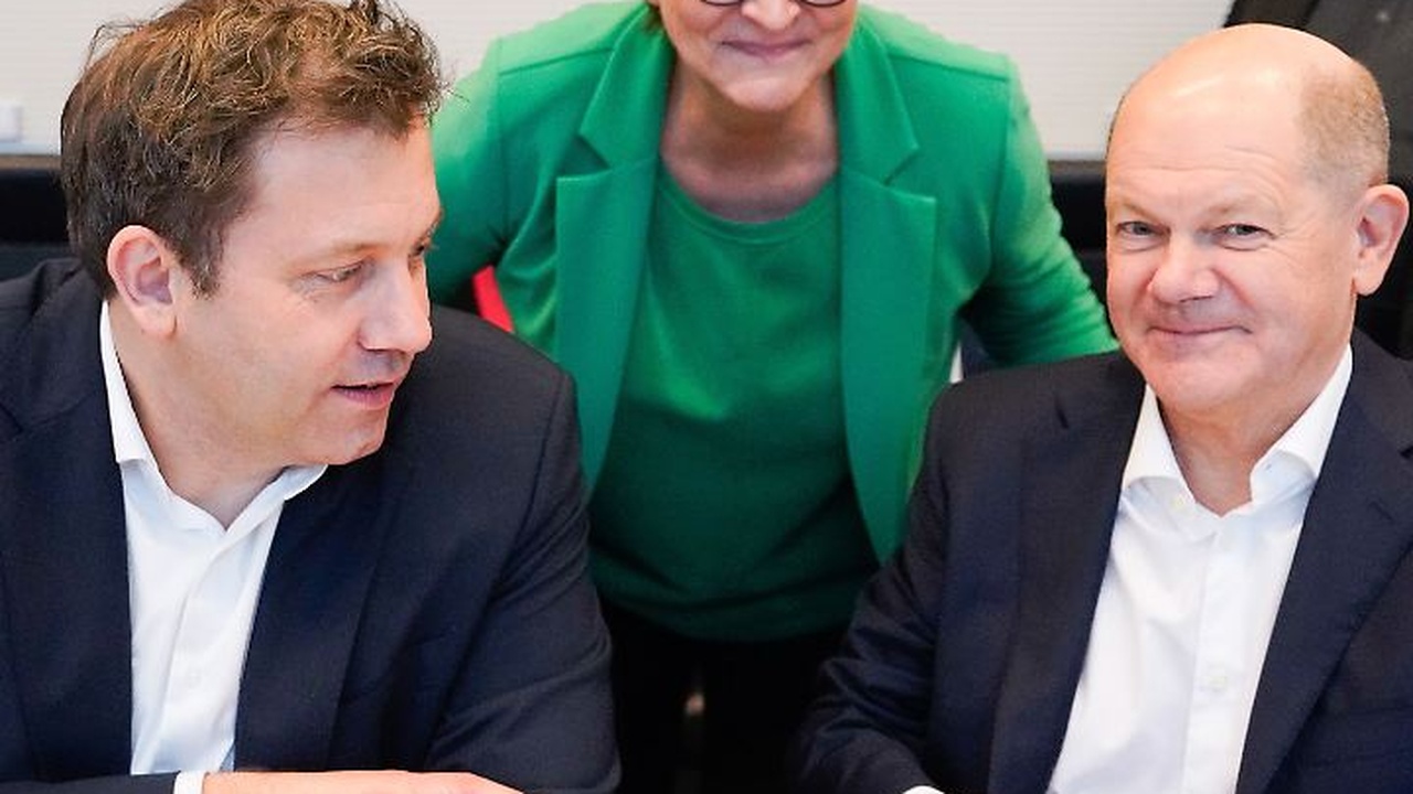 Frankreich: Haushaltsstreit eskaliert, Regierung unter Druck