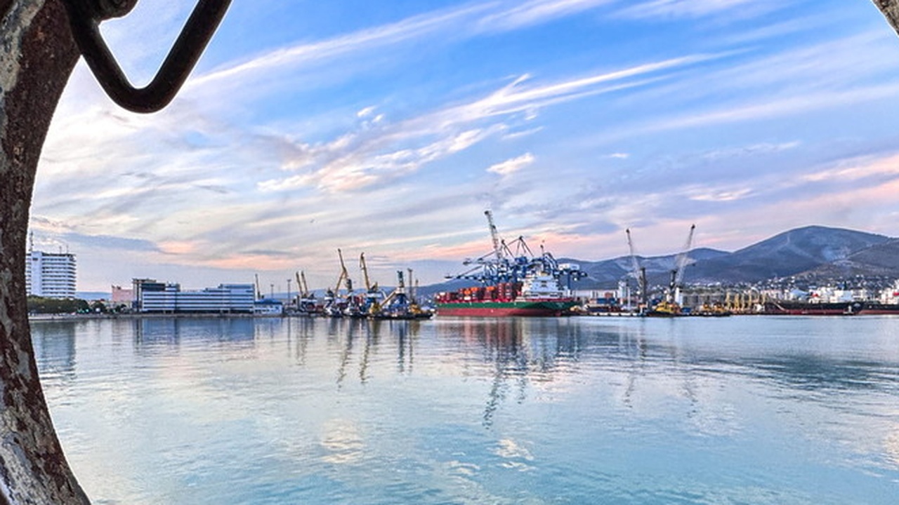 Kasachstan fordert sichere Erdöltransporte nach Angriffen auf Tankschiffe im Schwarzen Meer