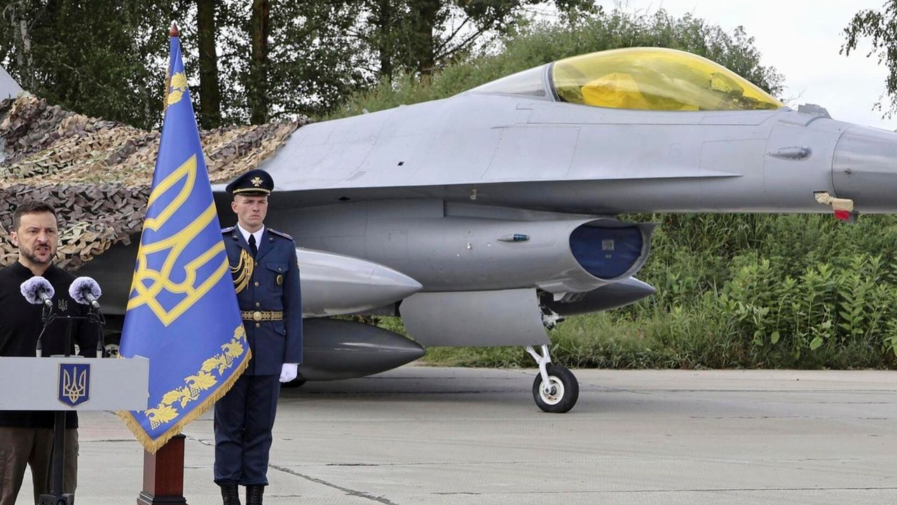 Russischer Kommandeur: F-16 in der Ukraine abgeschossen