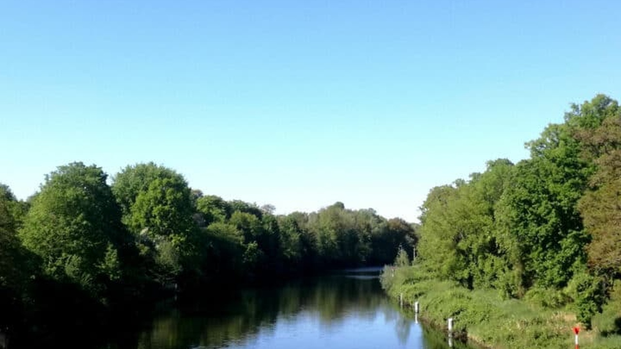 Stromkabel am Teltowkanal in Berlin-Lichterfeld repariert