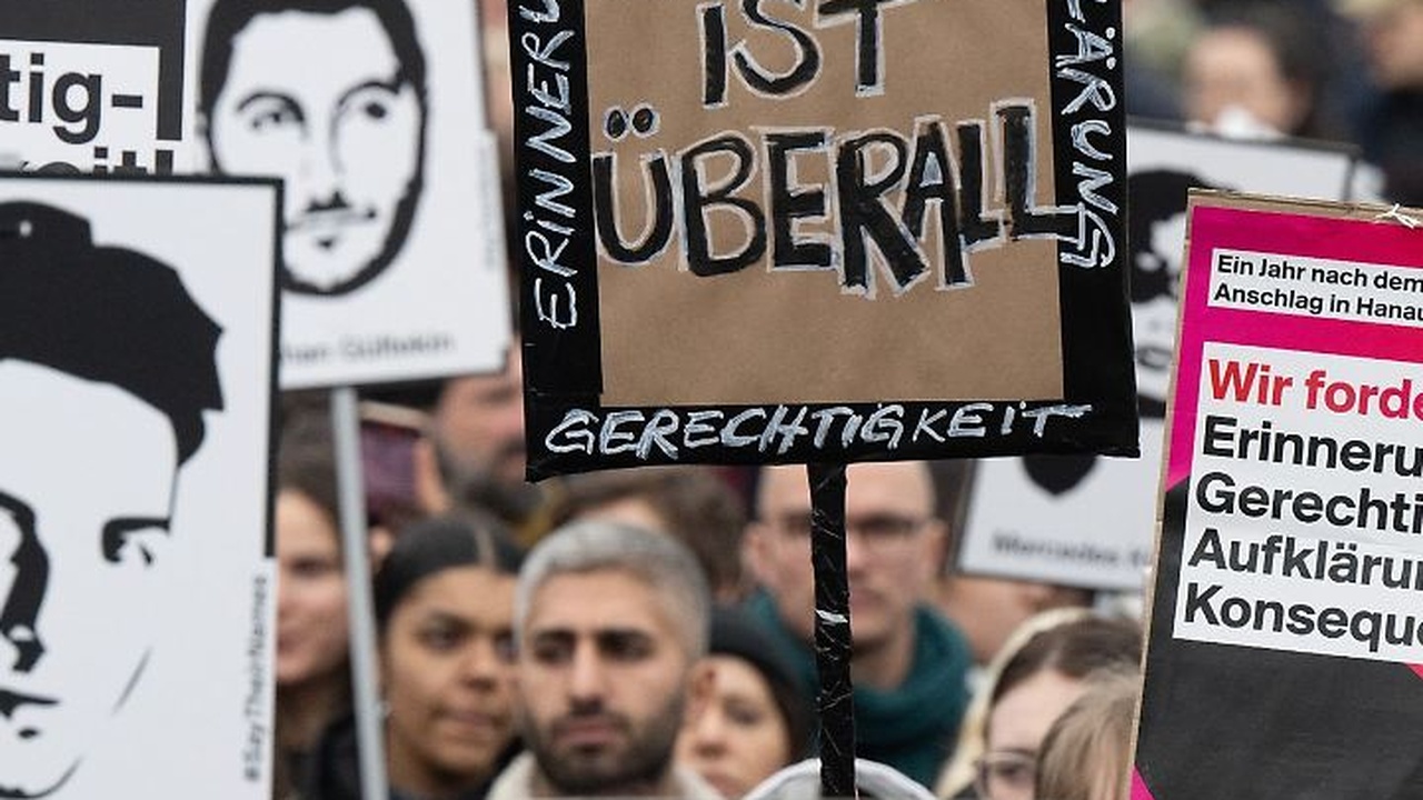 Aufmarsch der "Jubelperser": Mit Mordaufrufen und Naziparolen für "westliche Werte"