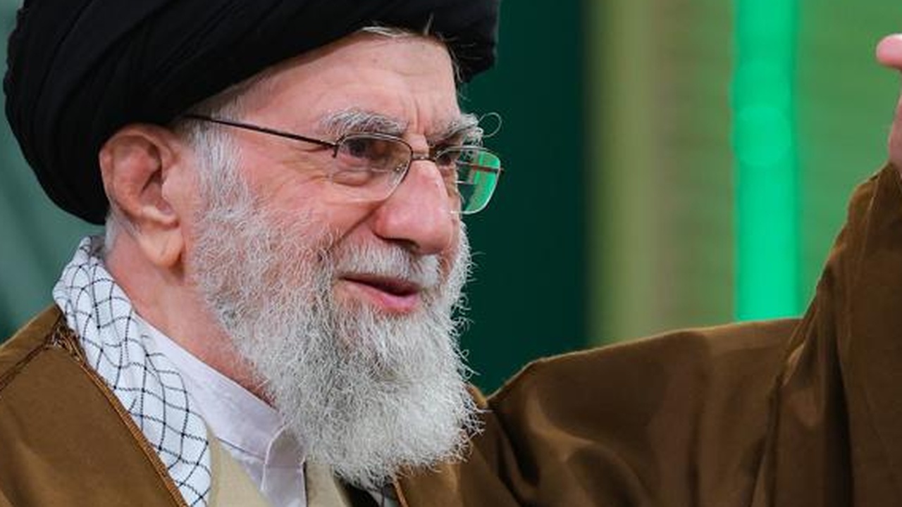 Chamenei stärkt Berater für Attentatsfall