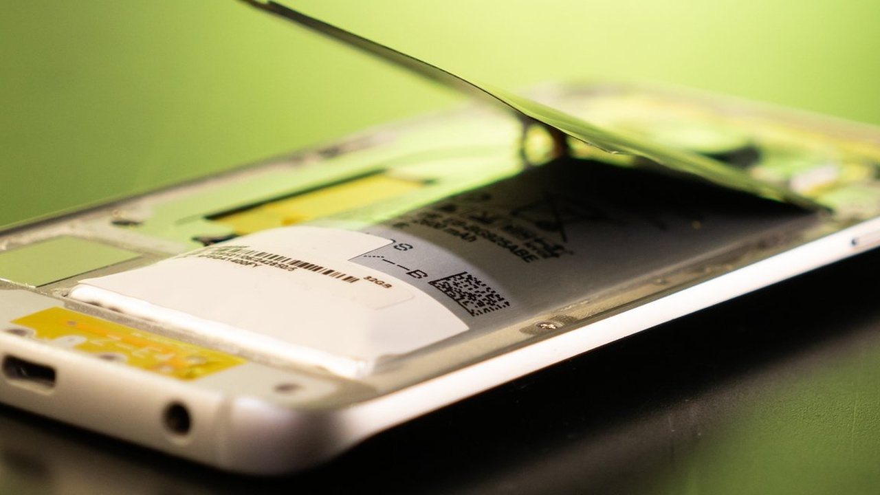 Mercedes-Benz-Rückruf: EQB-SUVs mit Defekten aufgrund von Akkus