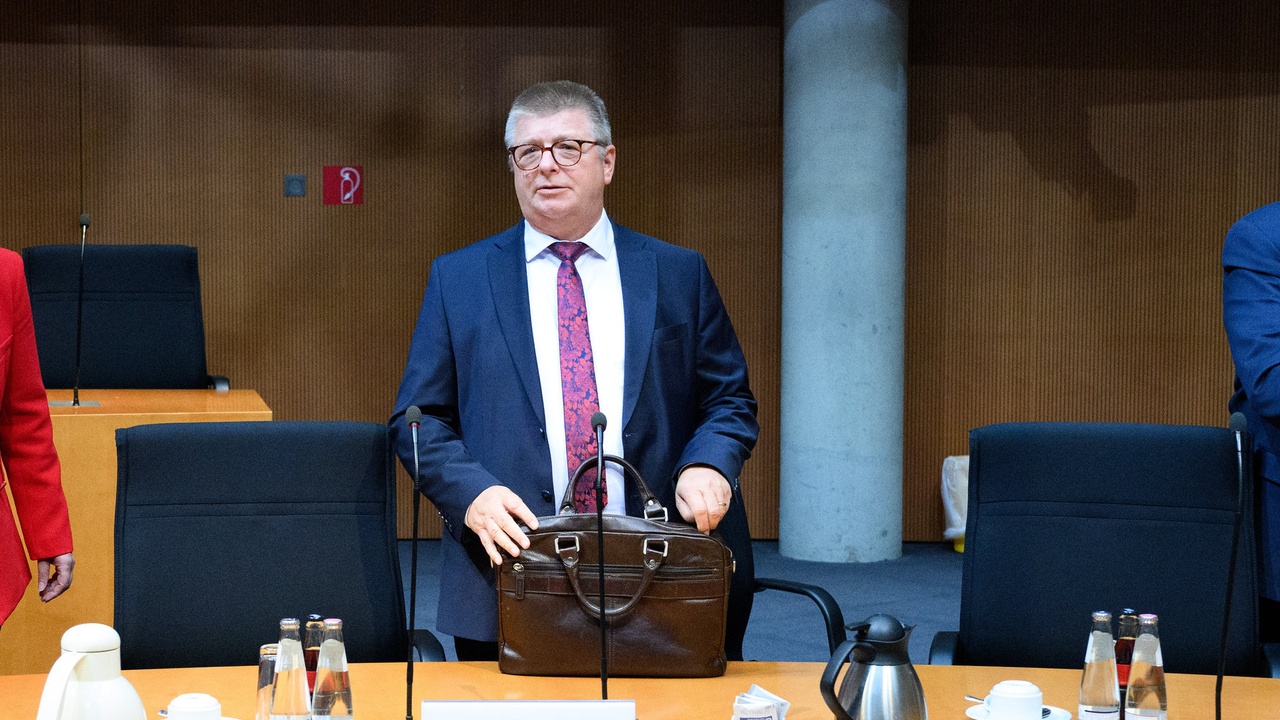 CIA plant Anklage gegen US-Journalist Tucker Carlson wegen Spionage