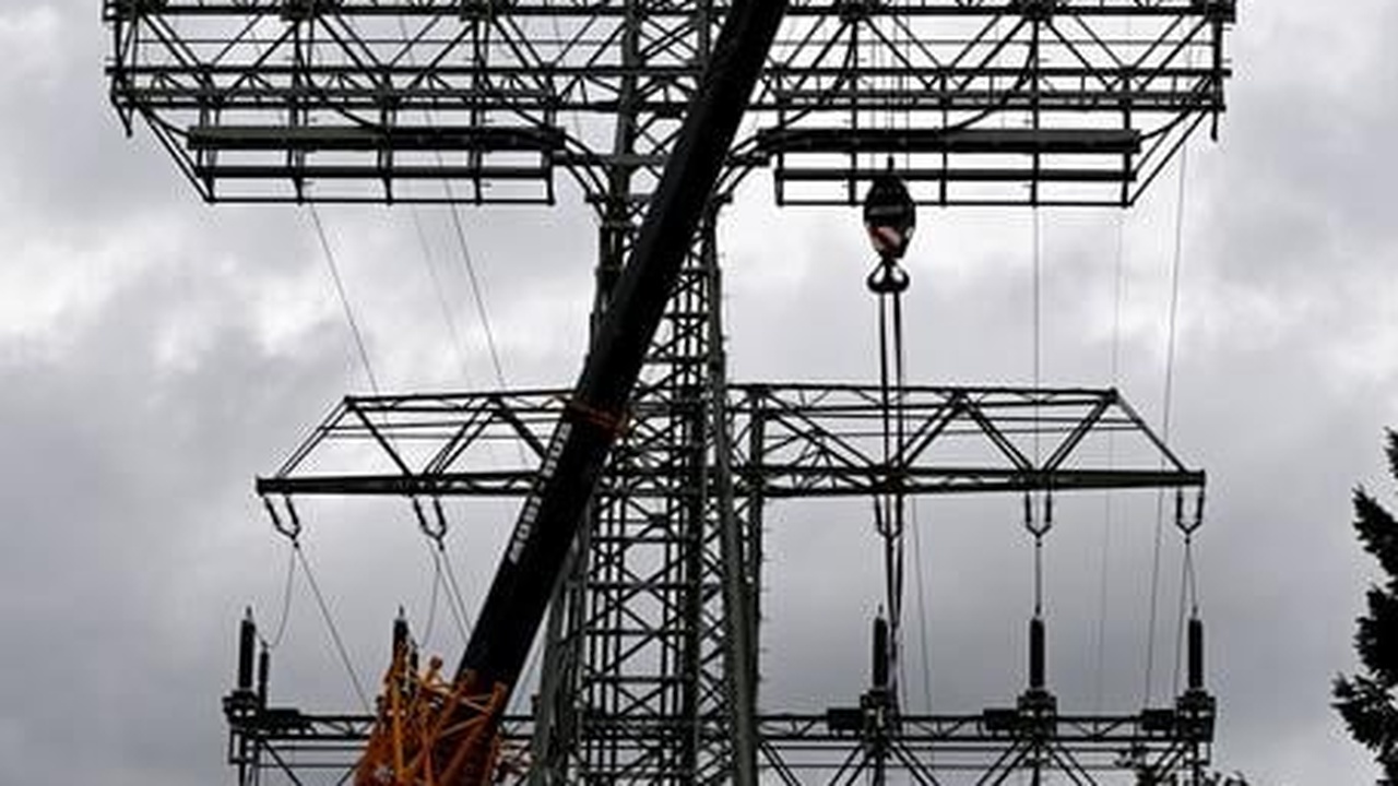 Durchsuchungen wegen Brandanschlag auf Berliner Stromnetz