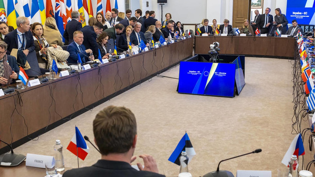 EU droht Ungarn wegen Veto gegen Kiew-Kredit