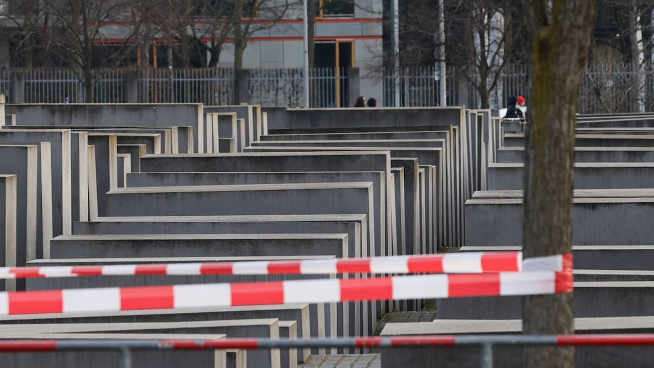IS-Messerattentäter vom Berliner Holocaust-Mahnmal muss 13 Jahre ins Gefängnis