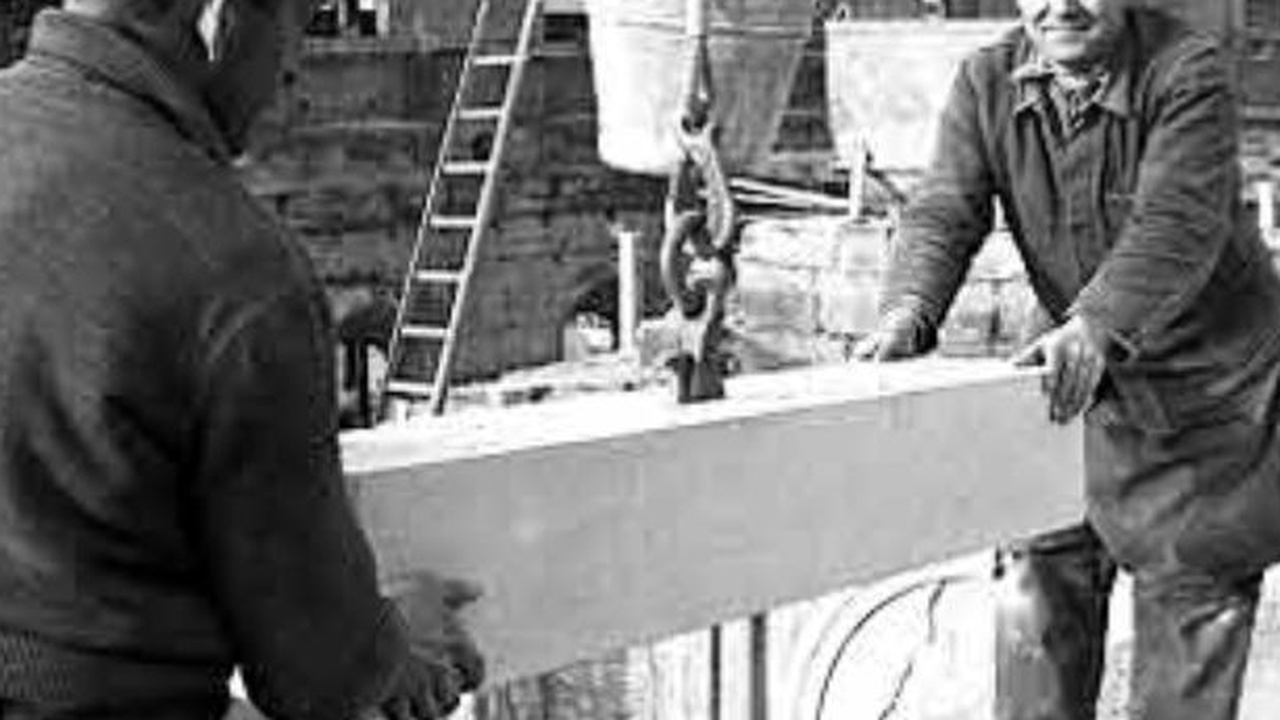 Mariupols Alexander: Zwischen Krieg und Wiederaufbau-Versprechen