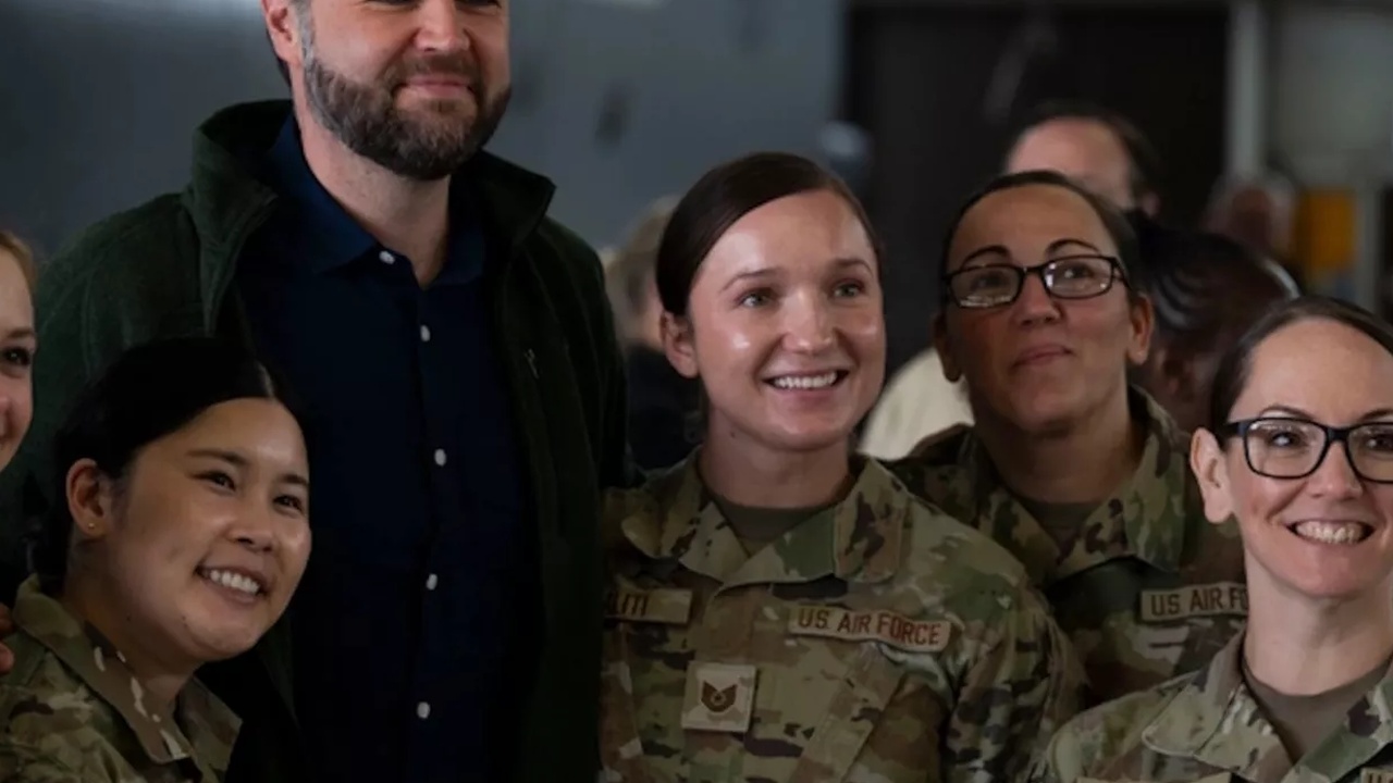 US-Vizepräsident J. D. Vance landet in Ramstein