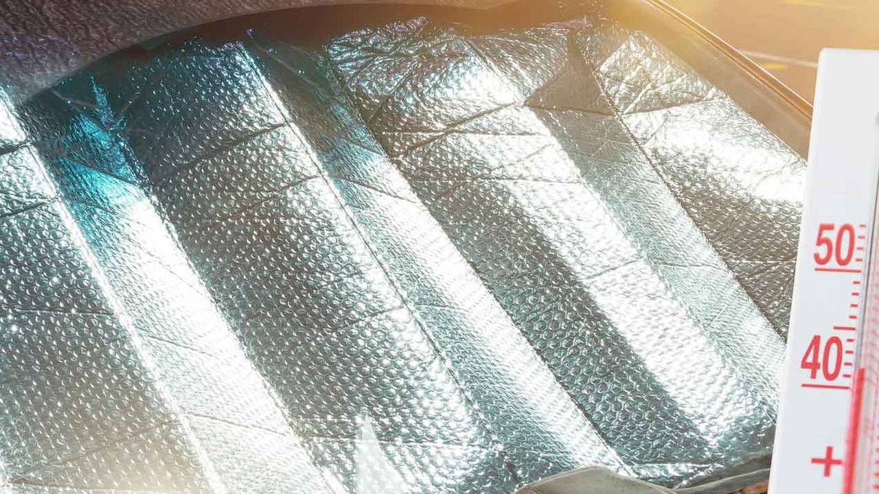 Zwei junge Autofahrer mit über 240 km/h auf der Autobahn